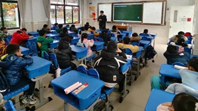 普陀区“未成年人国家版图意识教育进校园”点亮爱国之心，寒假课堂焕发新活力
