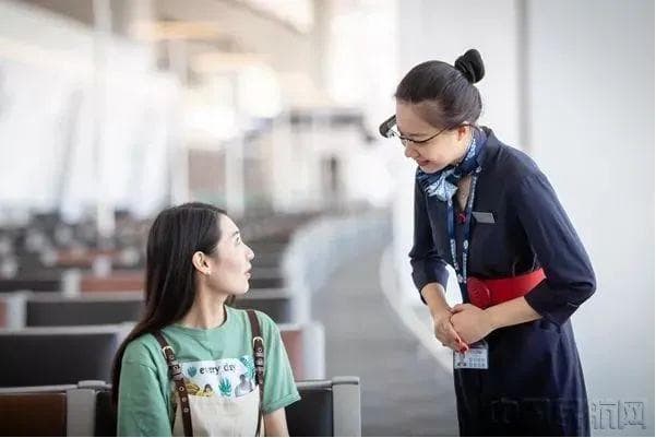 智能手环护行李安全，AR眼镜变私人影院：民航业的可穿戴革命