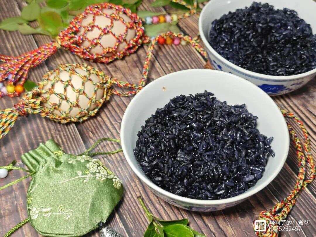 江南人的夏天，从这碗乌米饭开始，入口清香，软糯香甜，营养健康寓意好
