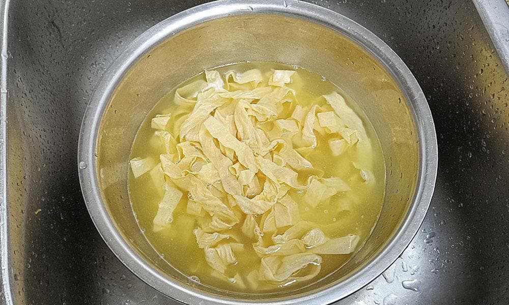 家常炒豆皮这样做最好吃！香辣爽口，入味又下饭