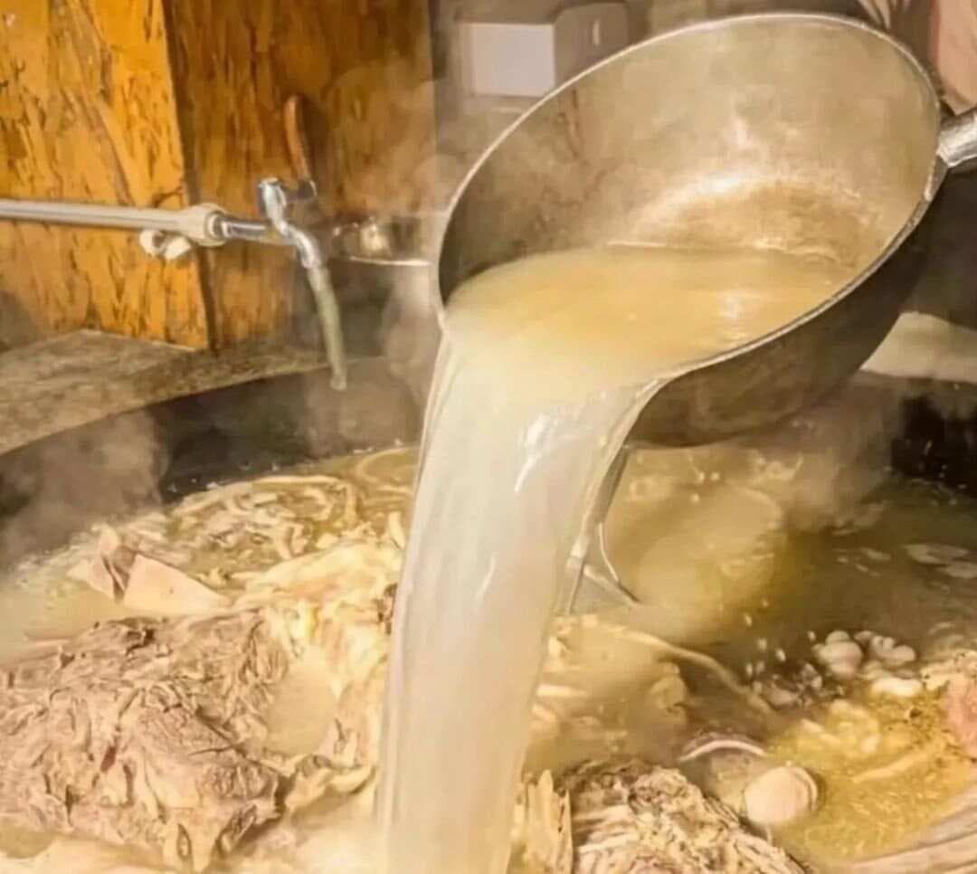 90后小伙开羊肉汤馆，凭“一碗羊肉汤”，一天营业额破1000