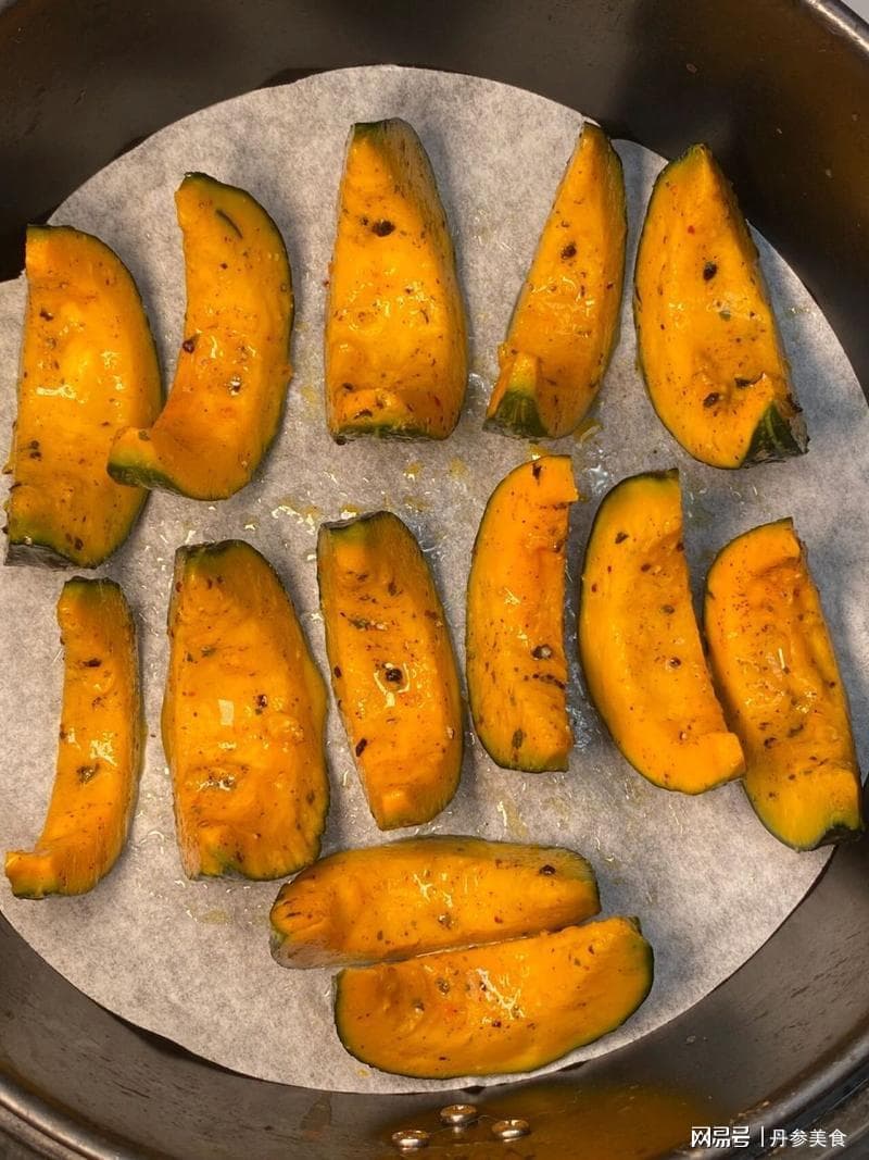 空气炸锅烤贝贝南瓜：简单又美味的健康食谱