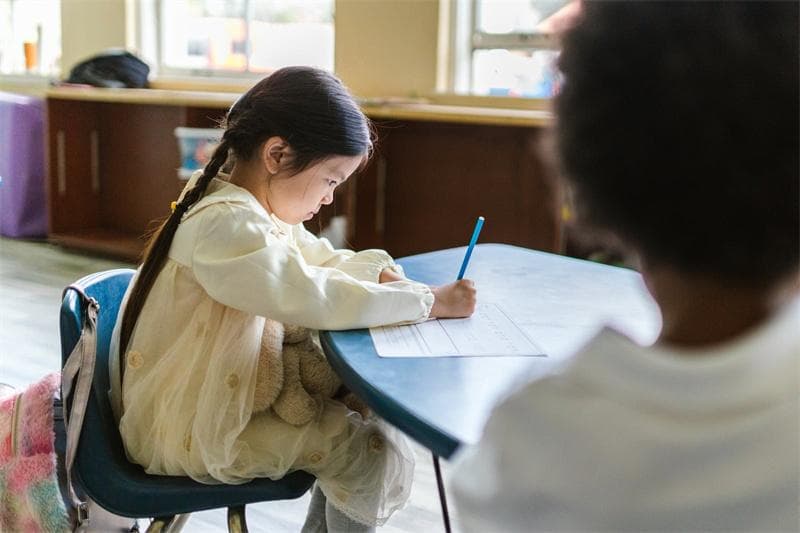 姓巫的女孩名字三字中间是廷字 巫姓女孩名字三字带廷