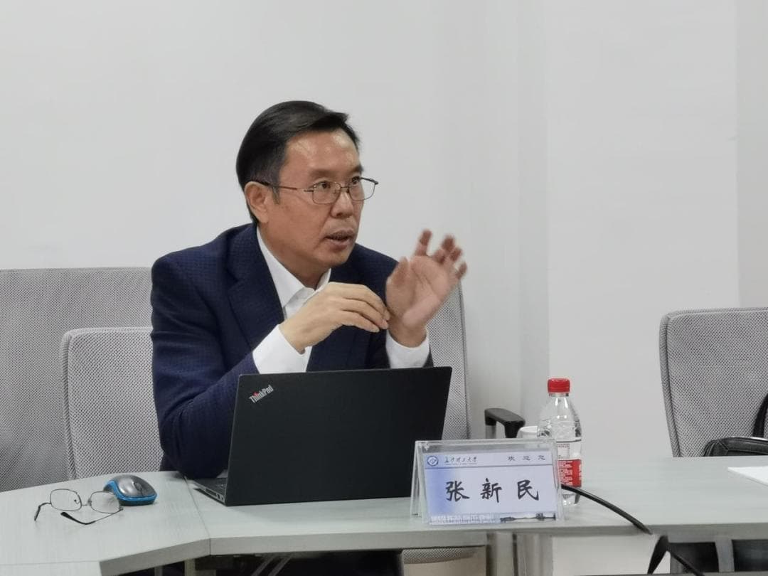 如何通过财报数据发现企业的投资价值和财务风险？