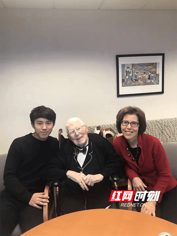 《拥抱那只黑狗：抑郁疗愈指南》出版 带你走出抑郁的黑暗