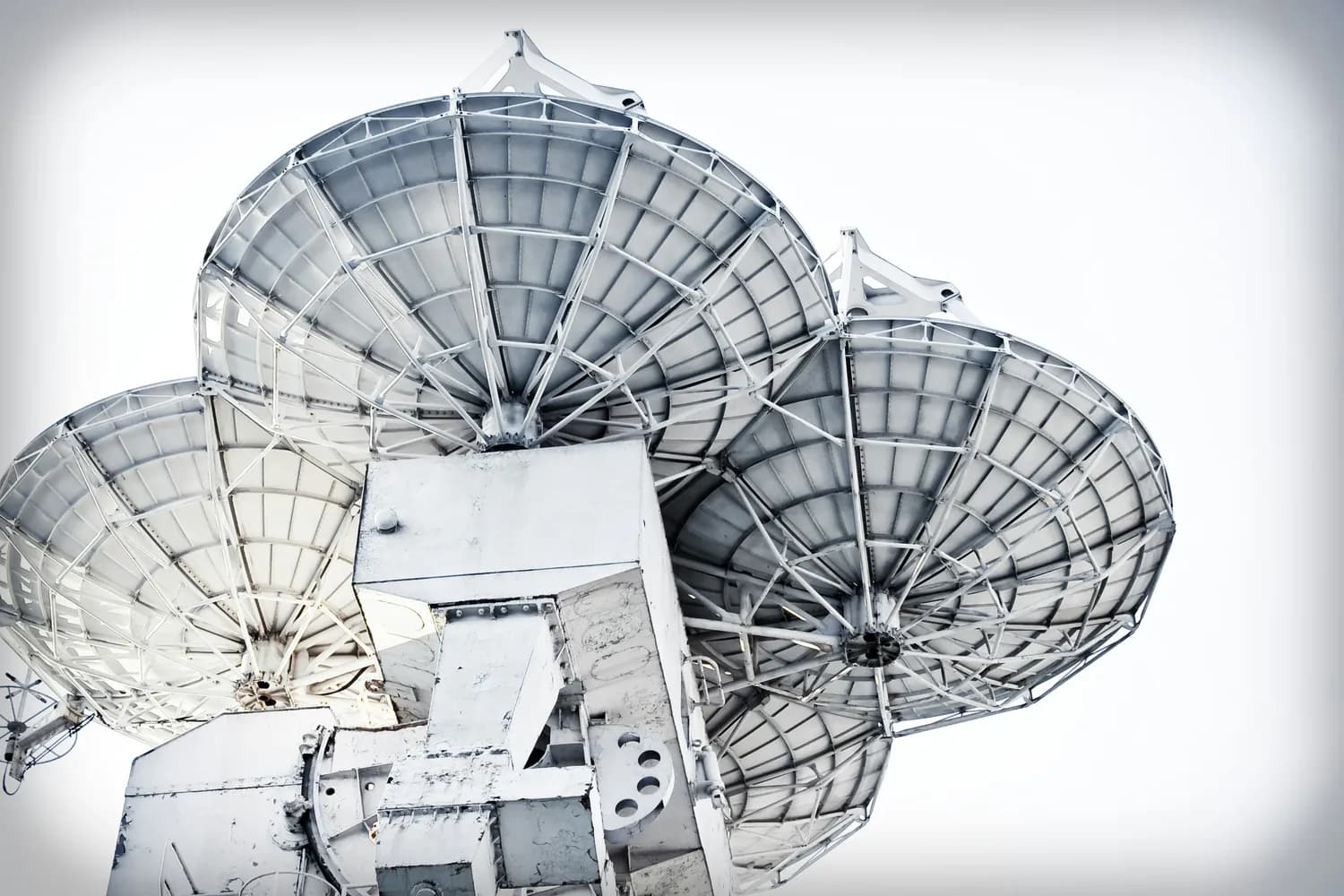 中国电信200部卫星电话驰援日喀则，AI大模型助力灾情研判