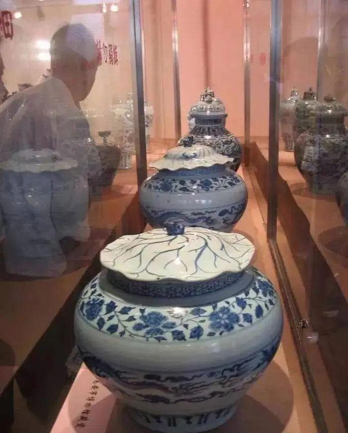 从装饰纹，底胎剖析元明青花