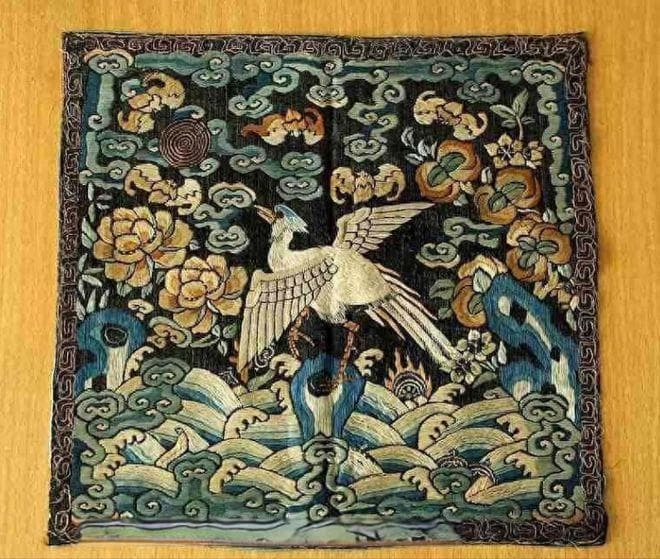 明清官服上的徽饰：不只是身份的象征，更是文化的传承
