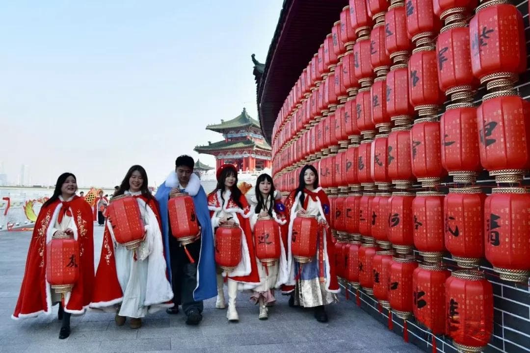 滕王阁新年迎新：千人诵读<滕王阁序>，展现“一江两岸”新颜