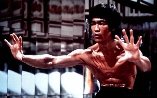 李小龙之死：丁佩 42 年后的自白与时代迷思