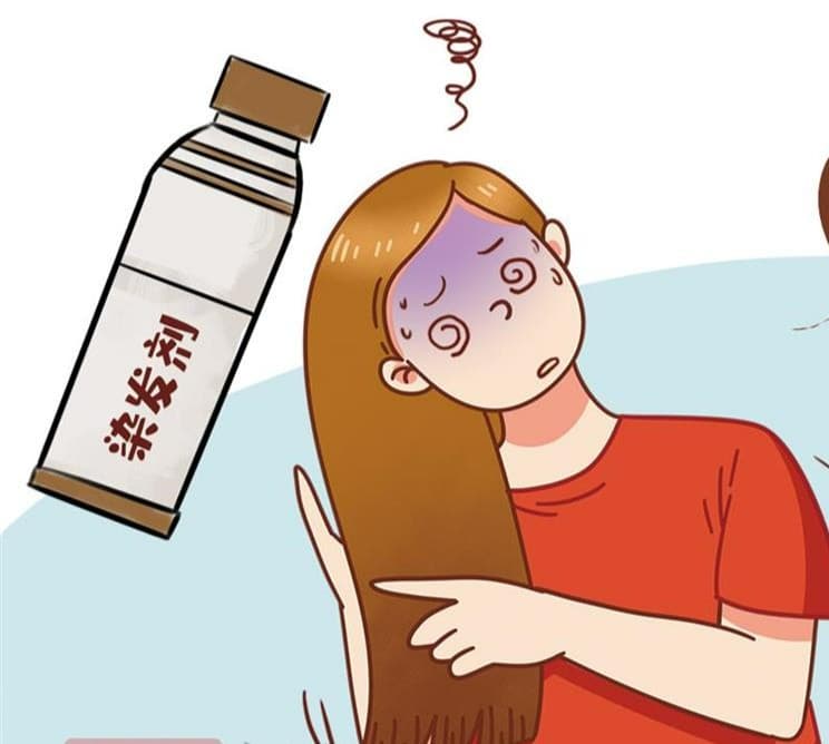 男子1个月染发4次致头发大量脱落，医生建议染发烫发一年不要超过两次