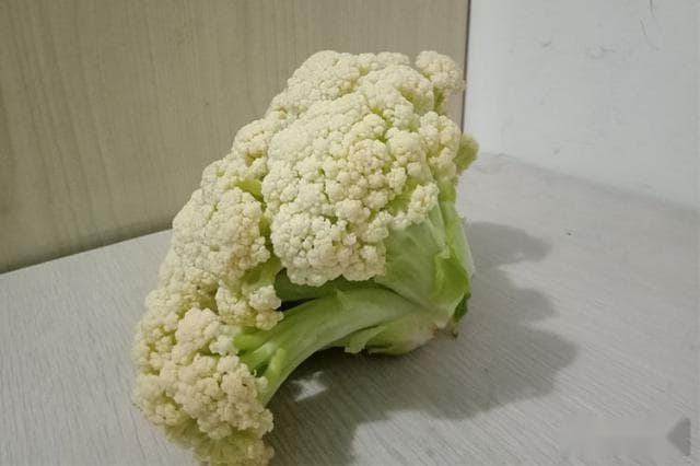 花菜的正确清洗方法：盐和小苏打的妙用