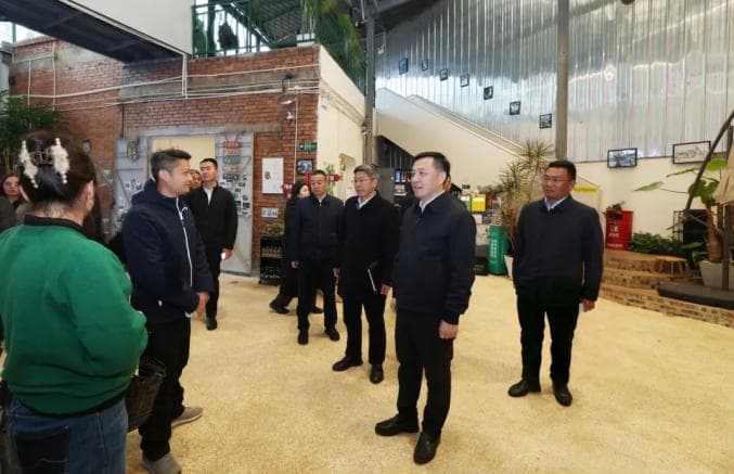 昆明市委书记刘洪建调研滇池沿岸建设：让群众共享生态红利