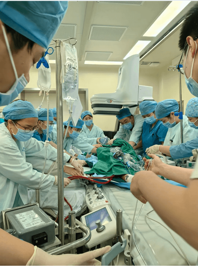 生命接力 | 当急性心梗遇上交感风暴，46次除颤赢来抢救机会