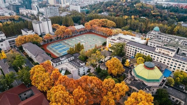 双一流大学 vs 211大学：到底哪个更值得选择？