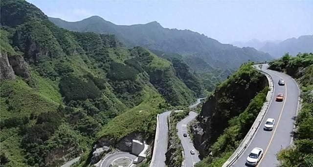 山路开车有哪些注意事项和驾驶技巧？老司机：掌握这9点就行