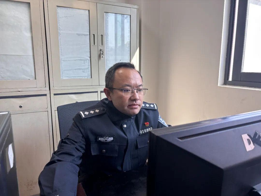 榜样·力量｜郭杰：扎根社区躬身奉献，一抹藏蓝守卫平安