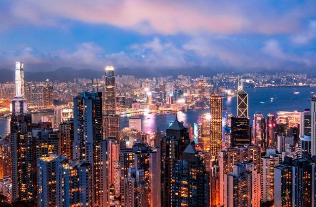 香港三大平民街区：庙街夜市、鸭寮电器、油麻地果栏