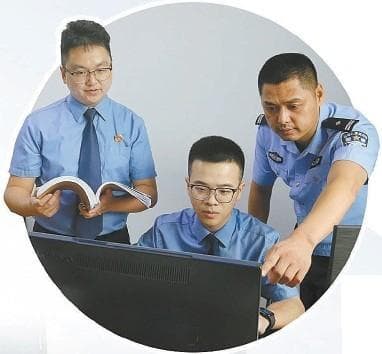 技术员利用“翻墙”境外聊天软件买卖信息 获刑三年六个月