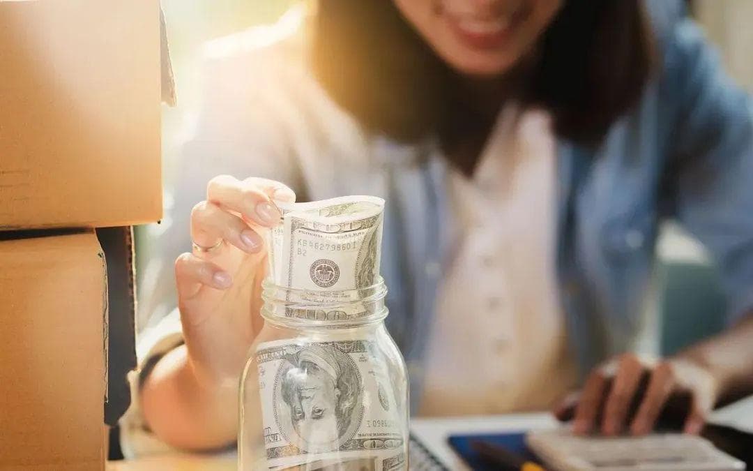 存100万一年利息多少？银行存款有100万，到底能不能躺平？