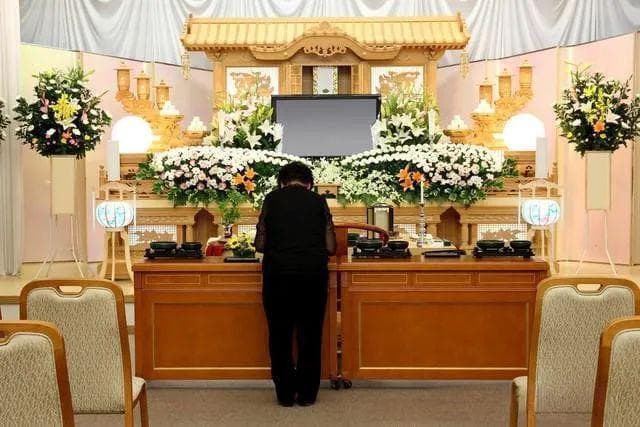 “葬礼四人不去，家人顺顺利利”，哪四种人不能参加葬礼？要了解