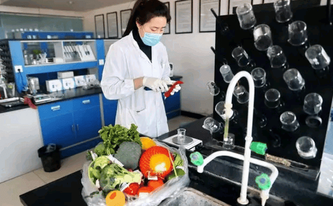 食品安全检测员是干嘛的？怎么拿证？前景怎么样？