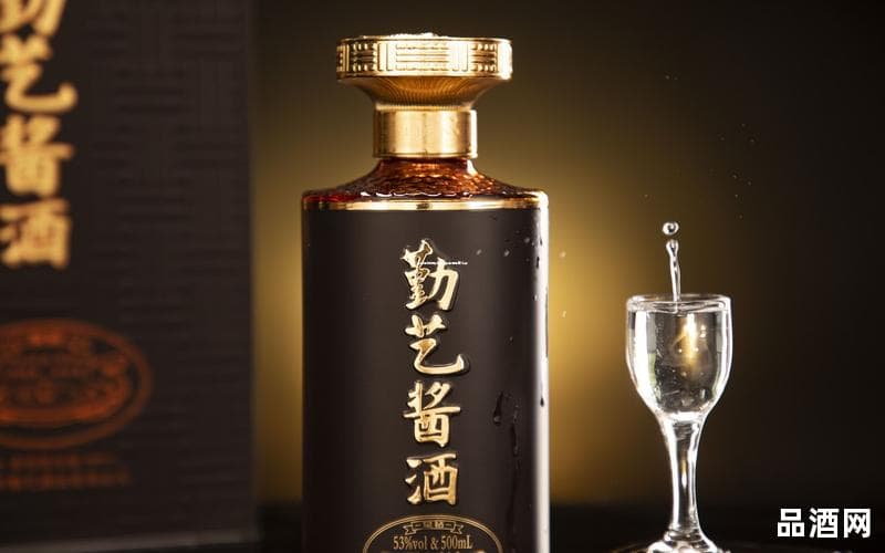 茅台酒的制作工艺：传统与现代科技的完美融合