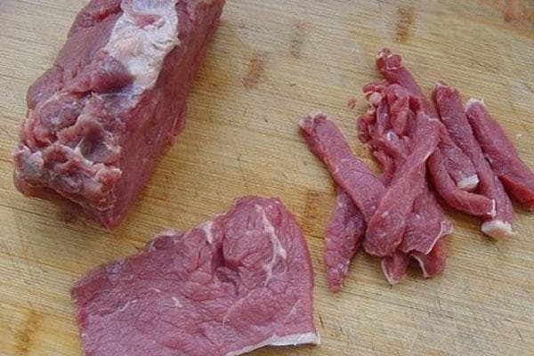 里脊肉是猪肉还是牛肉？一文读懂里脊肉来源与猪肉选购技巧