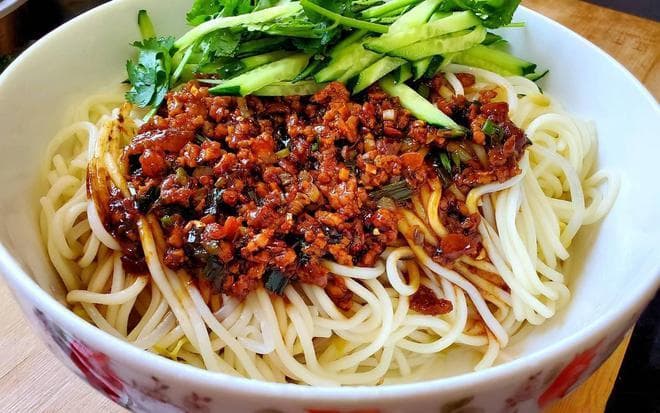 大厨张红甫教你做地道美味炸酱面