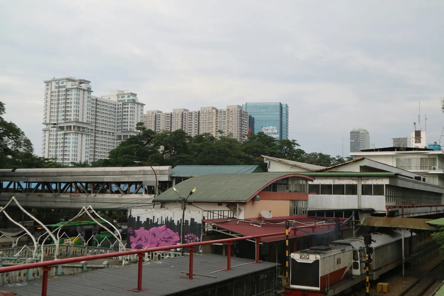 打车自驾30分钟，广州南站快速直达平洲翡翠市场