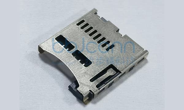 卡座连接器的特点及应用分析