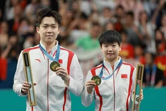 樊振东孙颖莎王曼昱获中国青年五四奖章，王楚钦获五一奖章