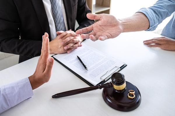 离婚协议书赠与条款：关于财产分割与权益保障的协议