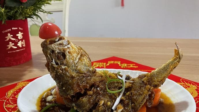 糖醋黄花鱼：外酥里嫩的美味佳肴