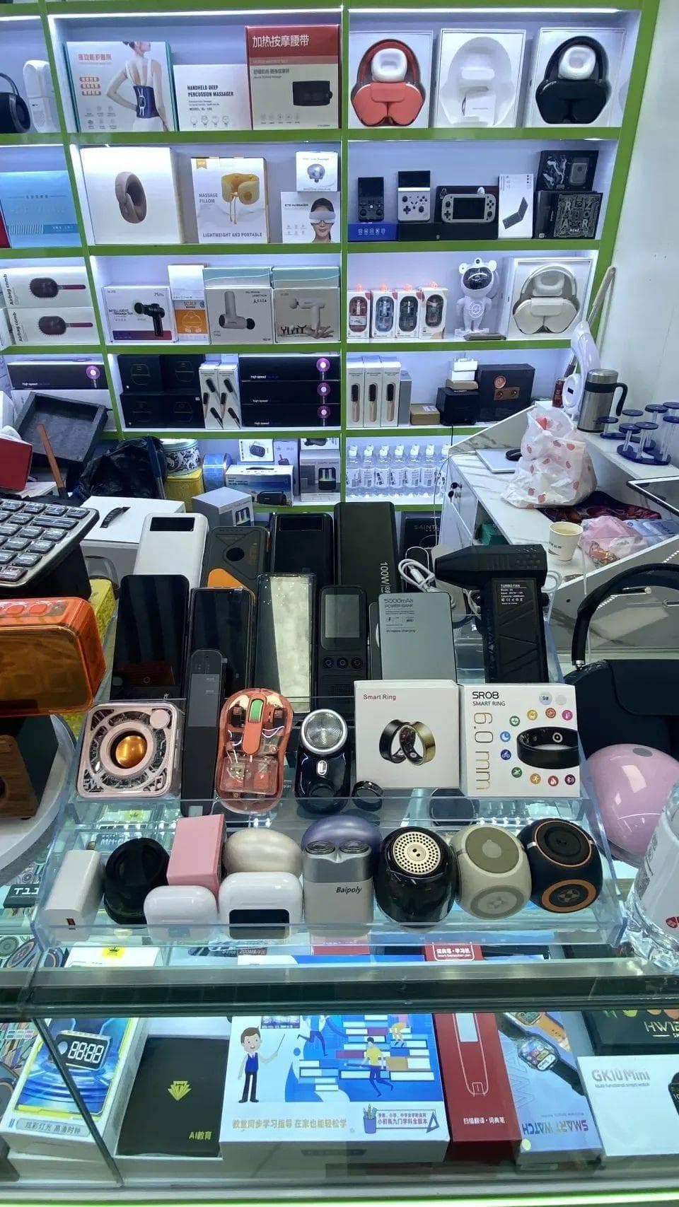 AI手机壳、AI翻译机，华强北快变成低端AI批发市场了