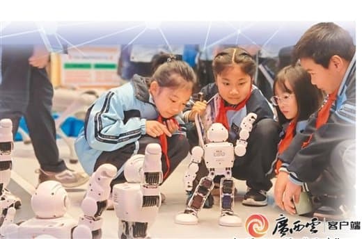 看这所广西小学如何在智能教育领域“深度求索”