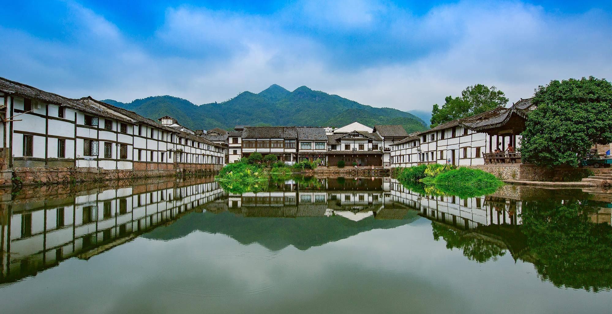 温州永嘉苍坡古村：低调千年的文房四宝布局