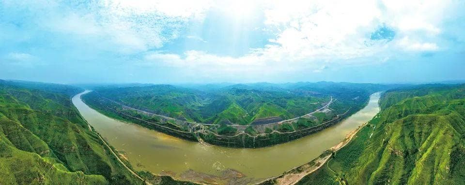 “黄河上最美的一道弯”——沿着黄河一号旅游公路游石楼