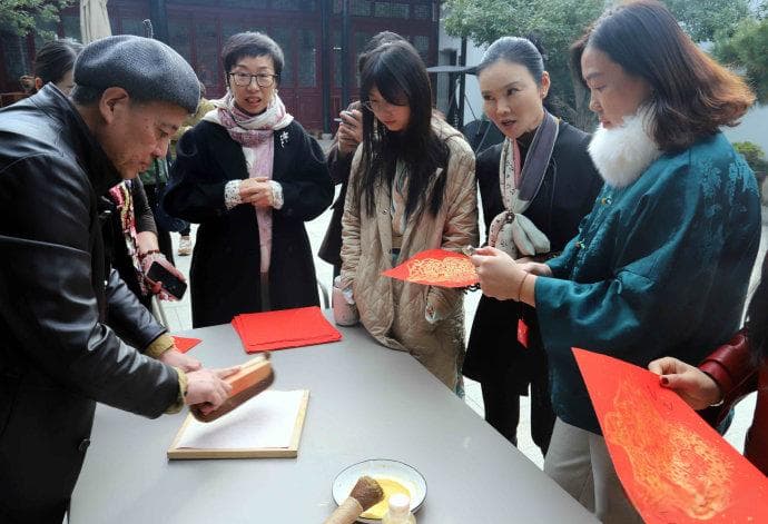 苏州：女企业家新春雅集 体验非遗文化