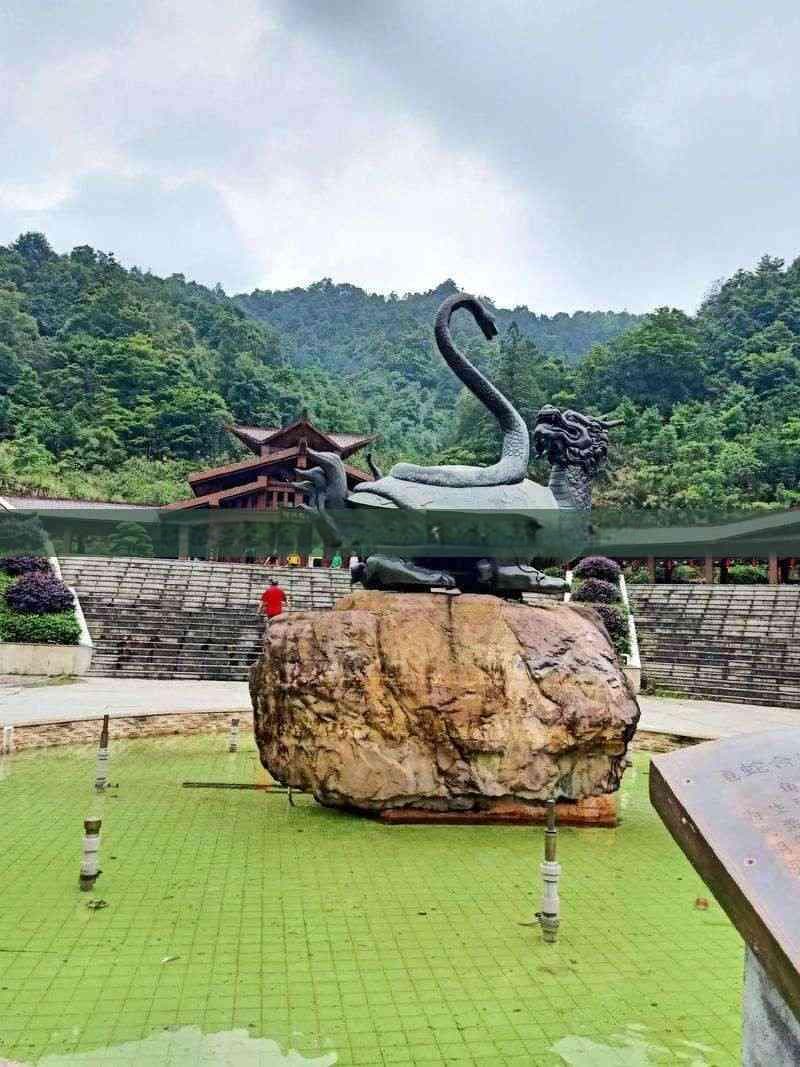 探访红色遗址：从重庆前往渣滓洞和白公馆的详细路线指南