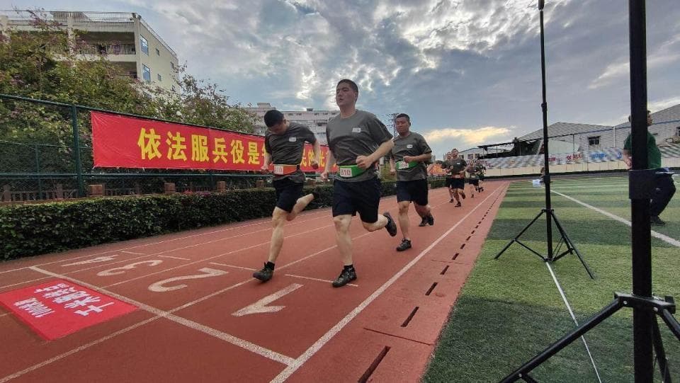 深圳市罗湖区征兵办组织2025年预定新兵体能测试评估