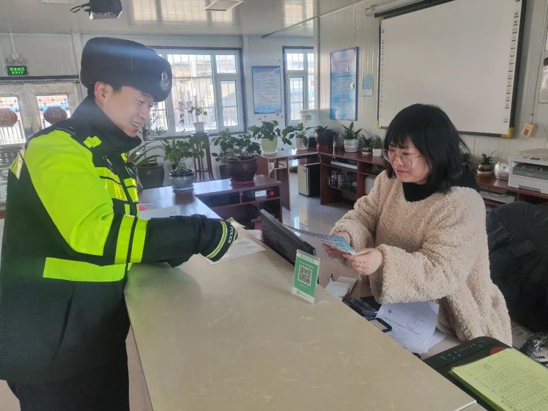 图们公安交警进驾校 挂好安全“第一挡”