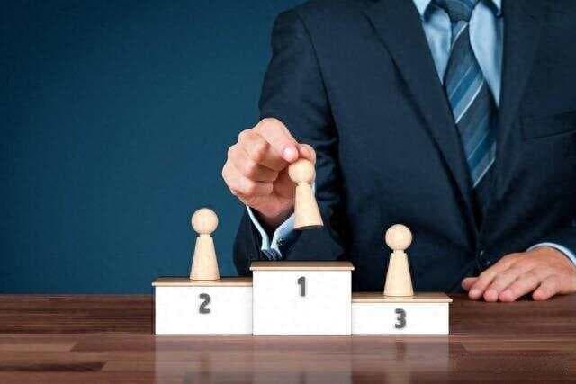 权力与人性的博弈：从“指鹿为马”到“不惜一切代价”