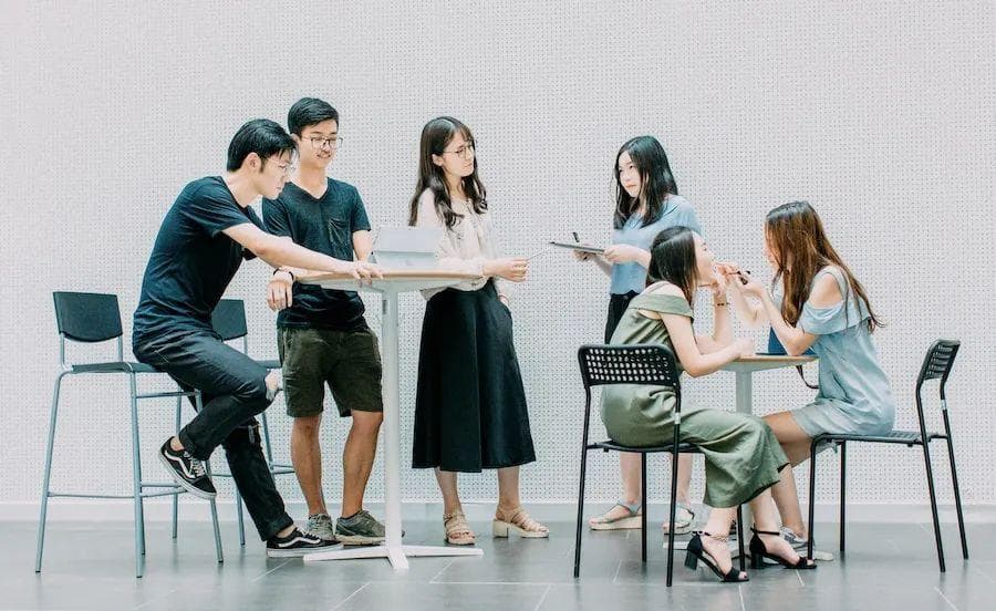 高校专业调整加速，从“规模扩张”转向“精准培养”