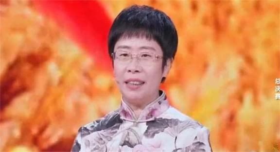 蒙曼49岁单身，她的爱情观亮了！