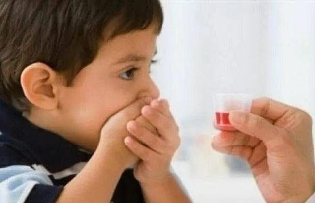 孩子生病时，能吃药就不打针？
