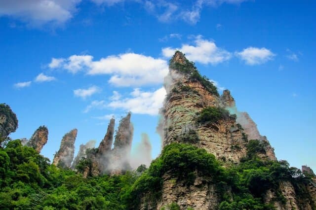 武陵源最佳旅游时间：四季皆景，春秋季为佳