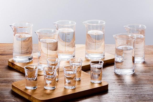 喝白酒用什么酒具好？不同材质酒杯的特点与选择指南