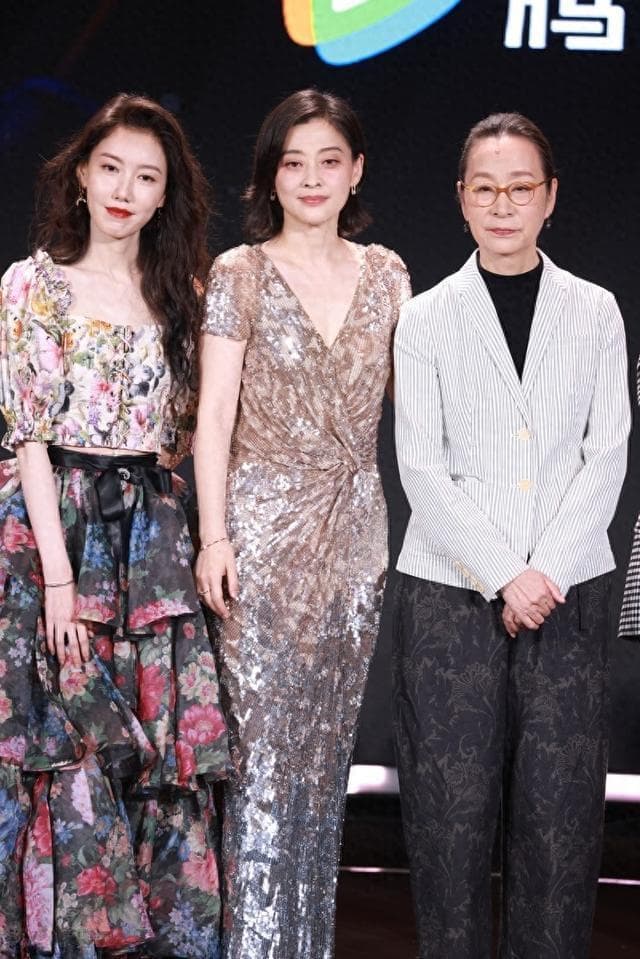 高露的成名史，你想知道吗？