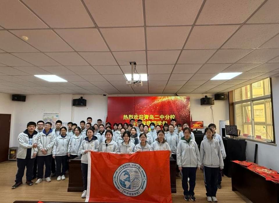 追寻红色记忆 传承红色基因 青岛二中分校学子探访抗美援朝老兵